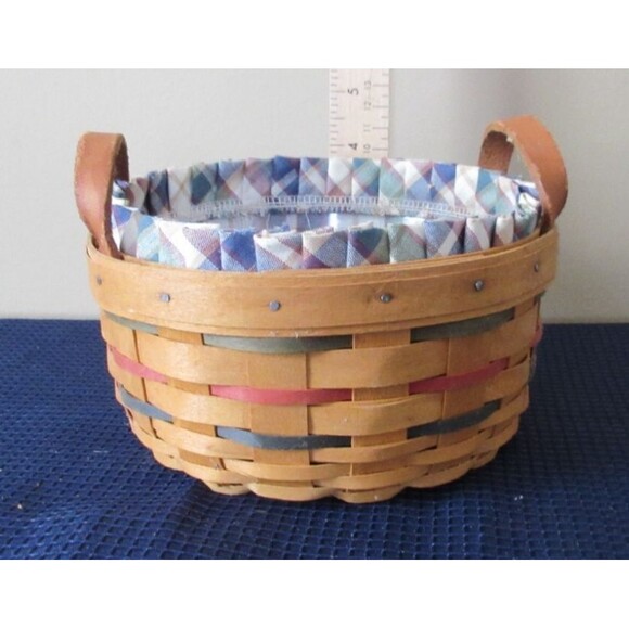 1999 Longaberger Woven Traditions Red/Green 7" Round Basket & Blue Plaid Insert - Picture 1 of 10